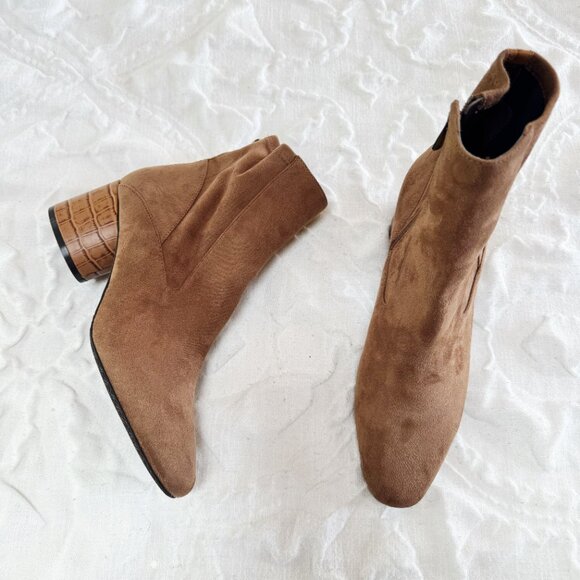 Donald Pliner Gaige Bootie Size 9 New - Picture 5 of 10